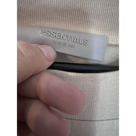 Fear Of God ESSENTIALS XL Earth Tone Shirt Sleeve Designer Streetwear T Shirt - Picture 3 of 10